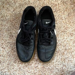 Nike soccer shoes. Size 7 in Womens